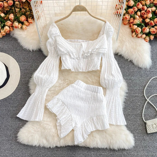 2024 New Spring Autumn Fashion Square collar flare sleeve short solid Top + Ruffles high waist wide leg Shorts two-piece set